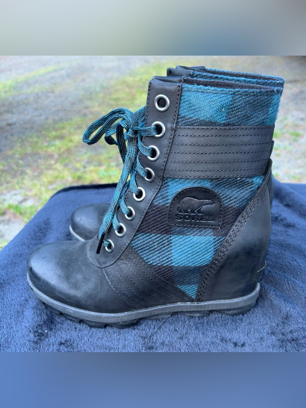 SOREL Lexie Wedge Boots Women’s Size 7 Black Teal EUC